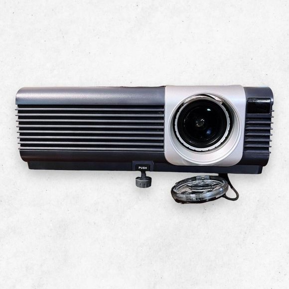 BenQ PB6200 Home/Office Theatre Projector With Power Cable NOT WORKING‎ Turns On - Picture 2 of 10